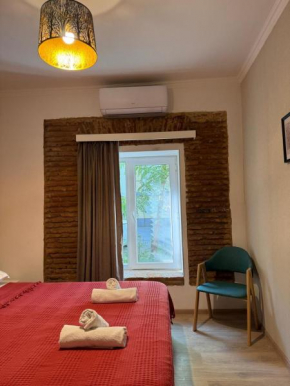 Sophio's Apartment near Fabrika